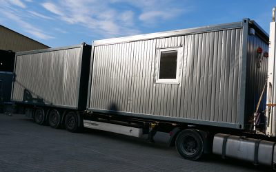 Sandwich panel containers