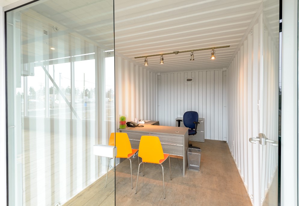 How to transform a container into a conference room or training room | Ultramodula